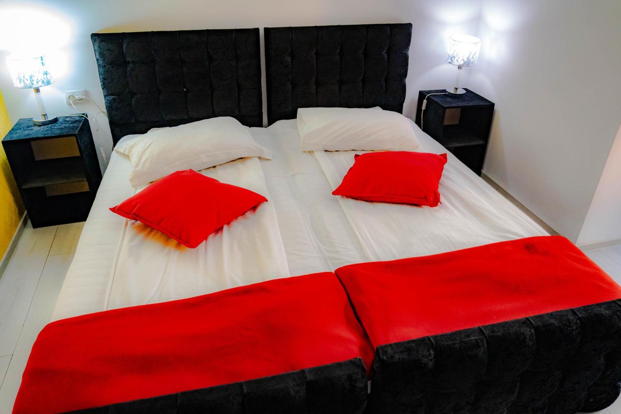 Casa Alis Hotell Oradea Eksteriør bilde