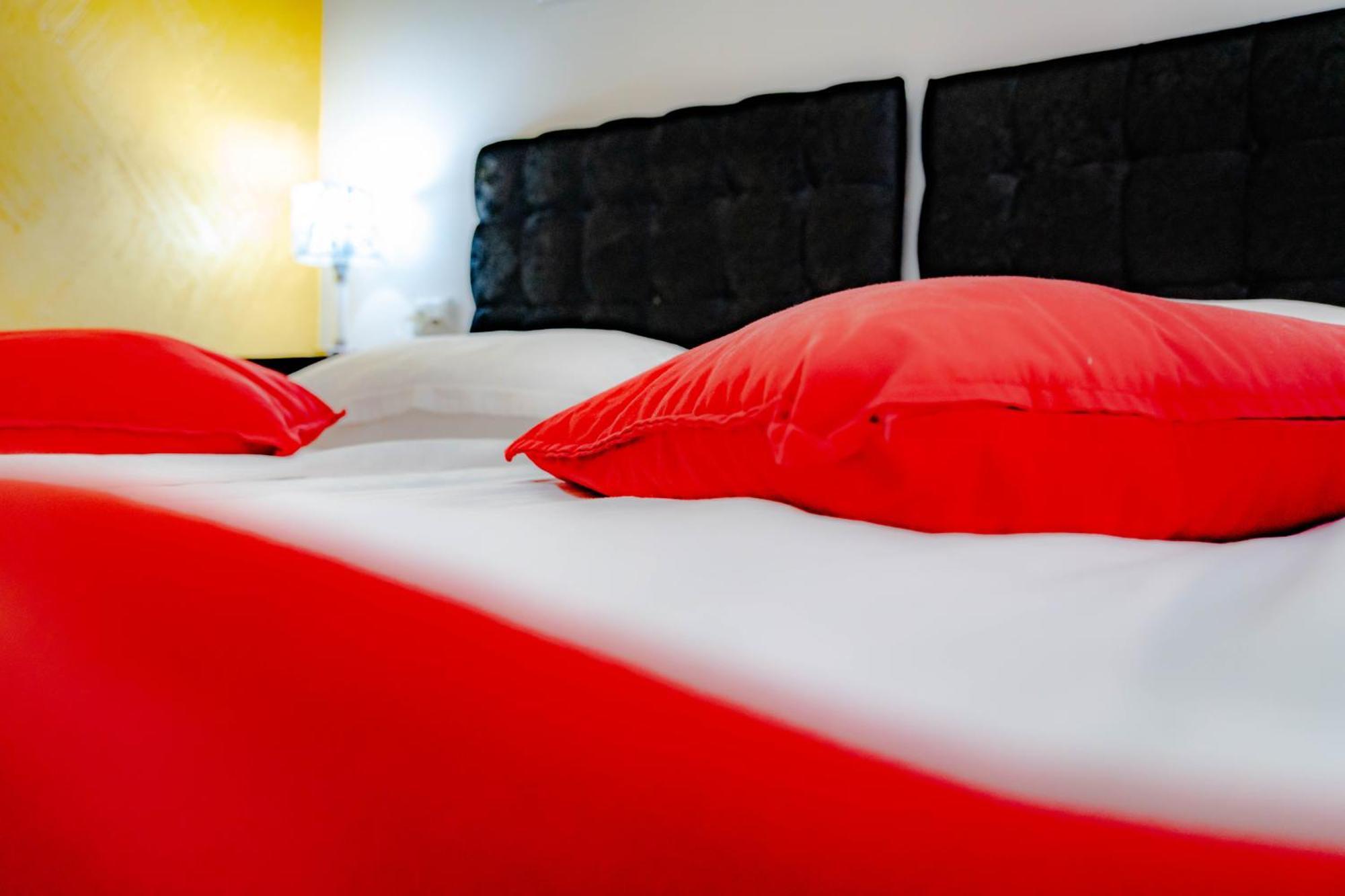Casa Alis Hotell Oradea Eksteriør bilde