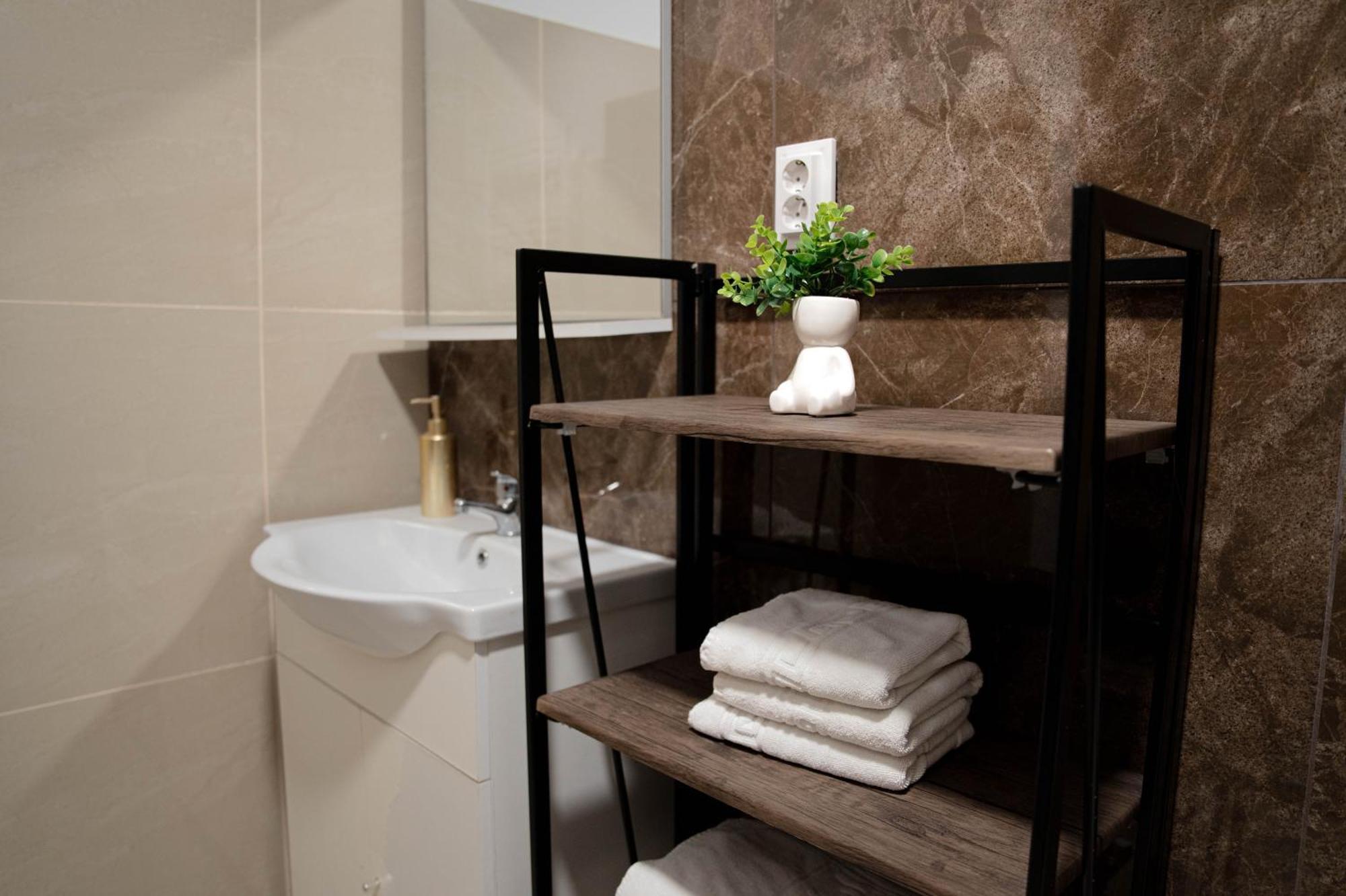 Casa Alis Hotell Oradea Eksteriør bilde